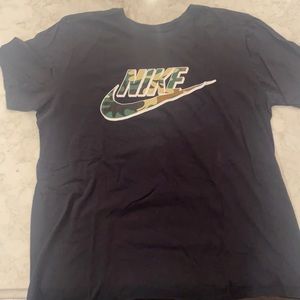 Men’s Large Like New Nike Tshirt